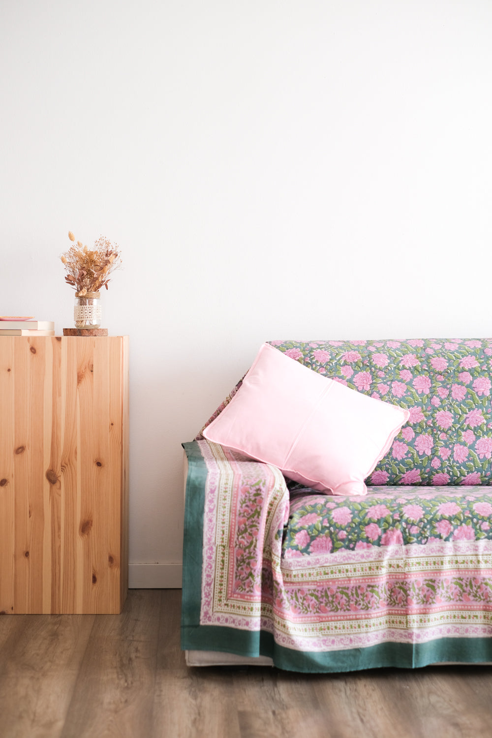 Cubresofá Kokoon Verde y Rosa