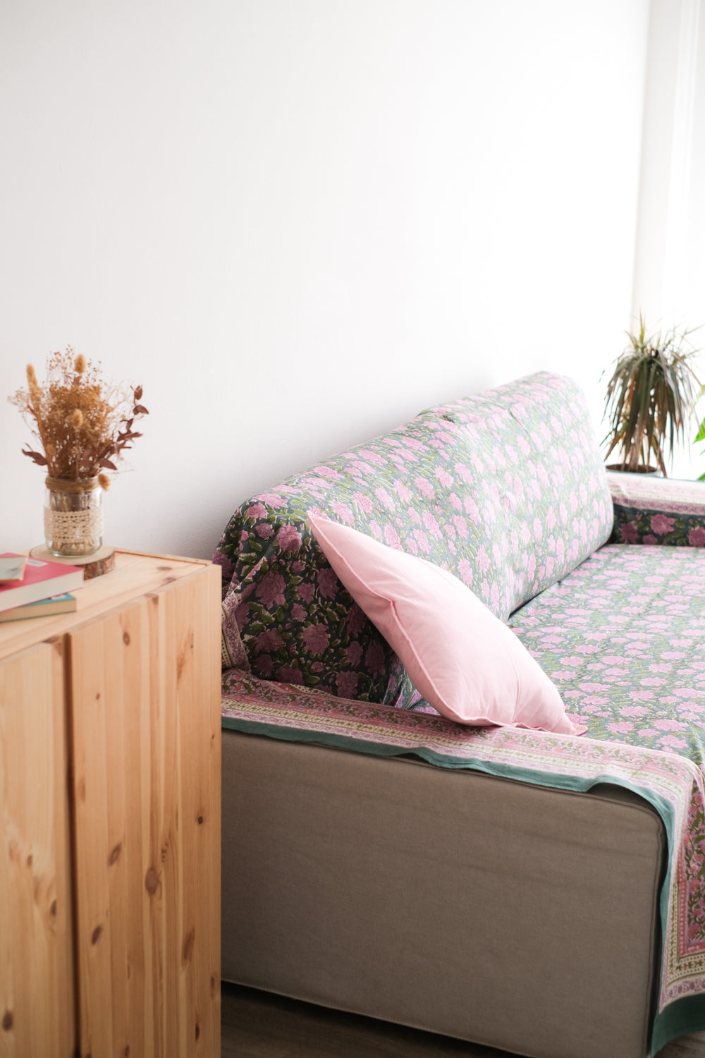 Cubresofá Kokoon Verde y Rosa