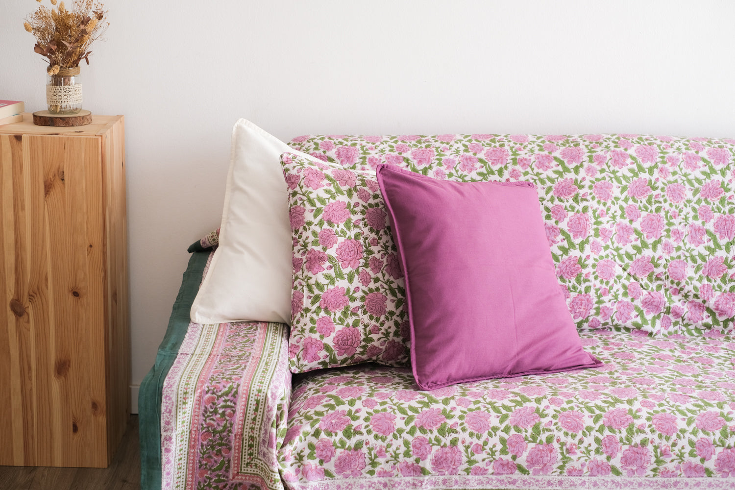 Cubresofá Kokoon Blanco y Rosa