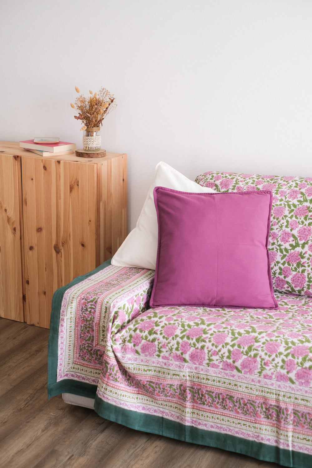 Cubresofá Kokoon Blanco y Rosa