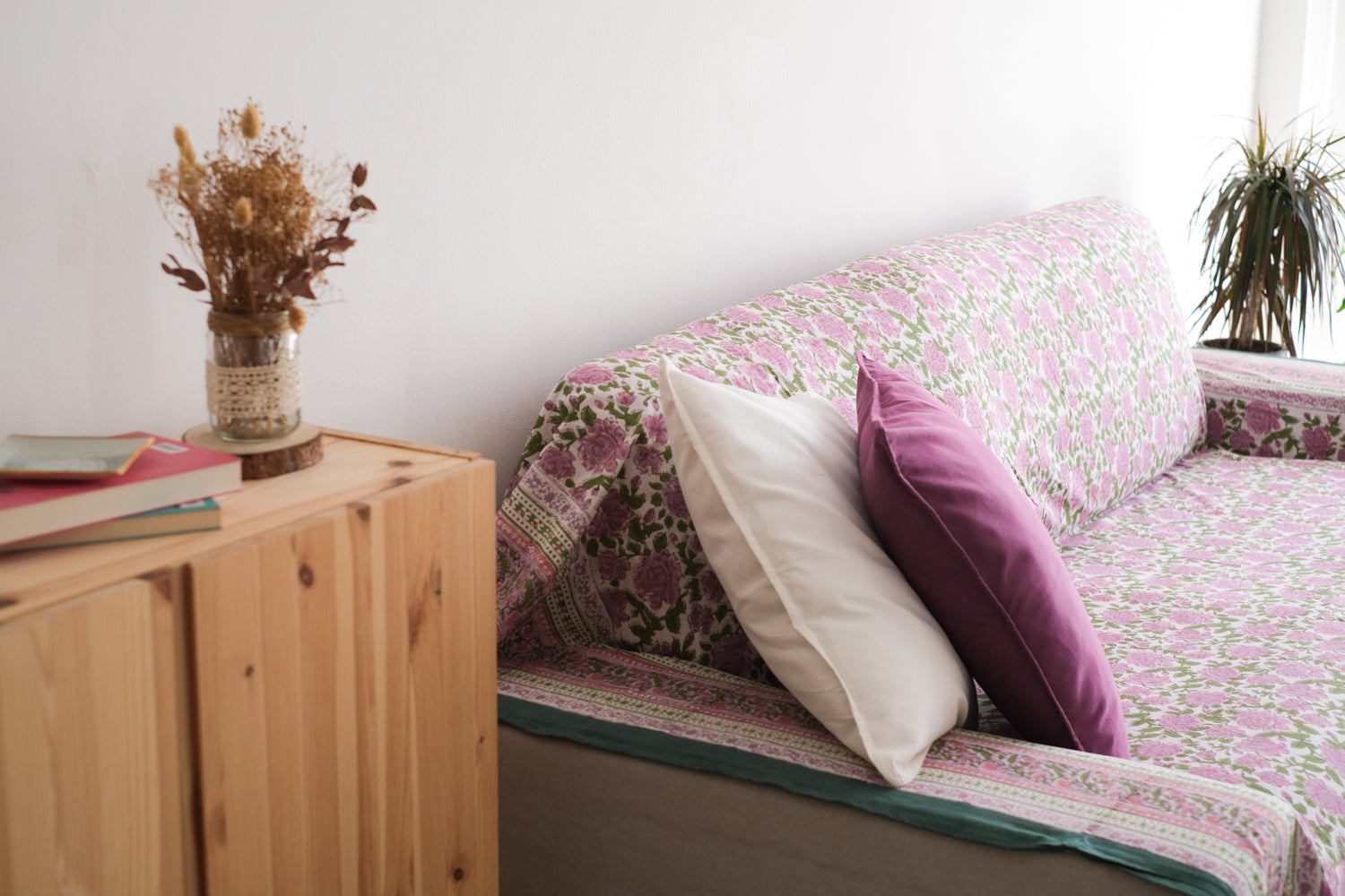 Cubresofá Kokoon Blanco y Rosa