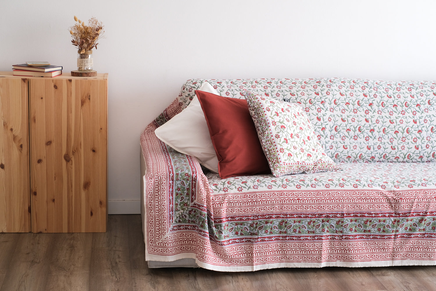 Cubresofá Lueesa Blanco y Rojo