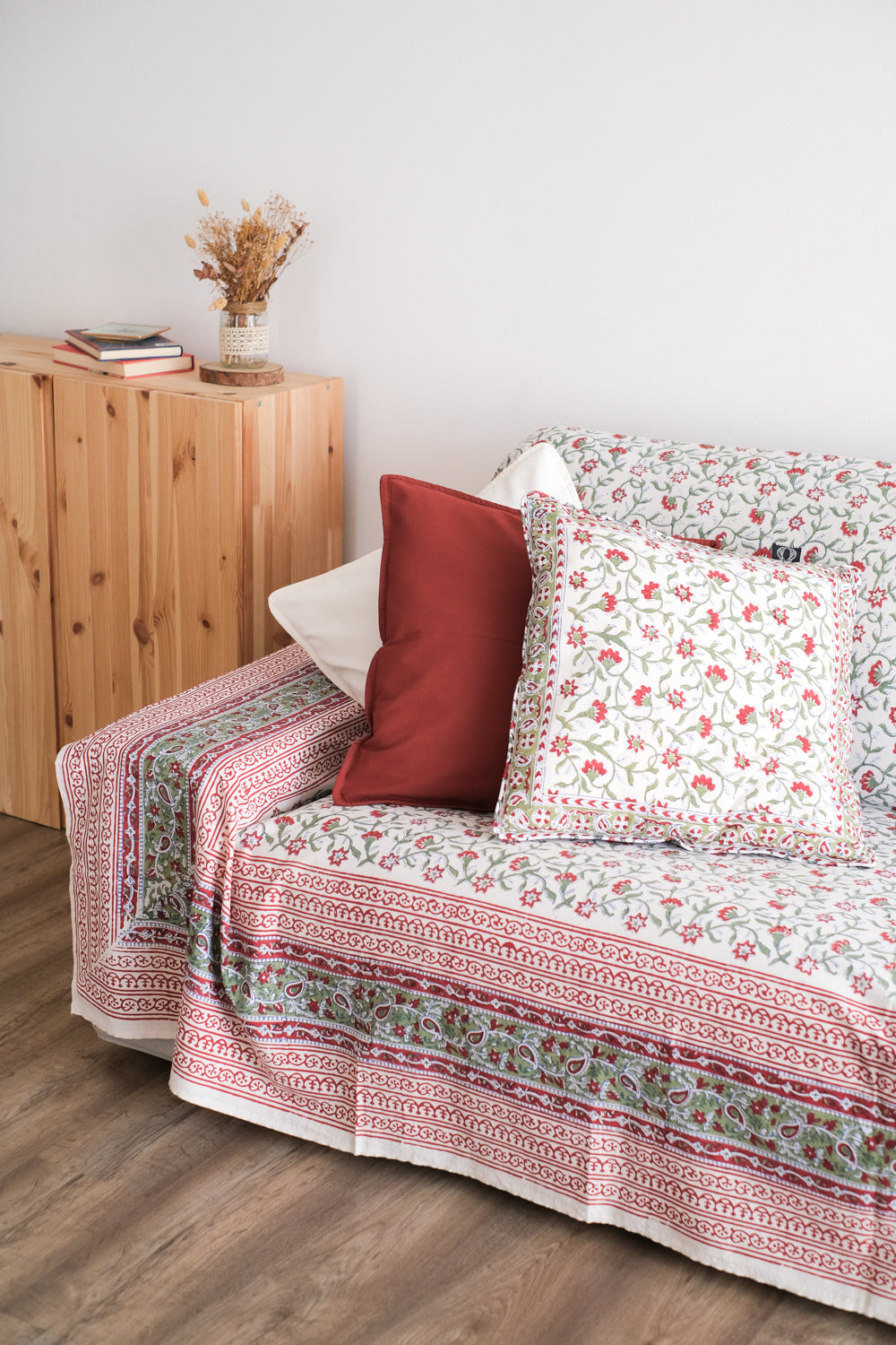 Cubresofá Lueesa Blanco y Rojo