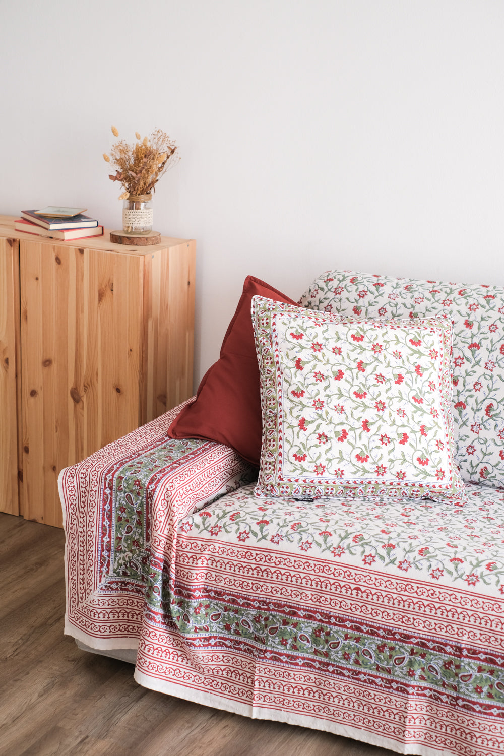 Cubresofá Lueesa Blanco y Rojo