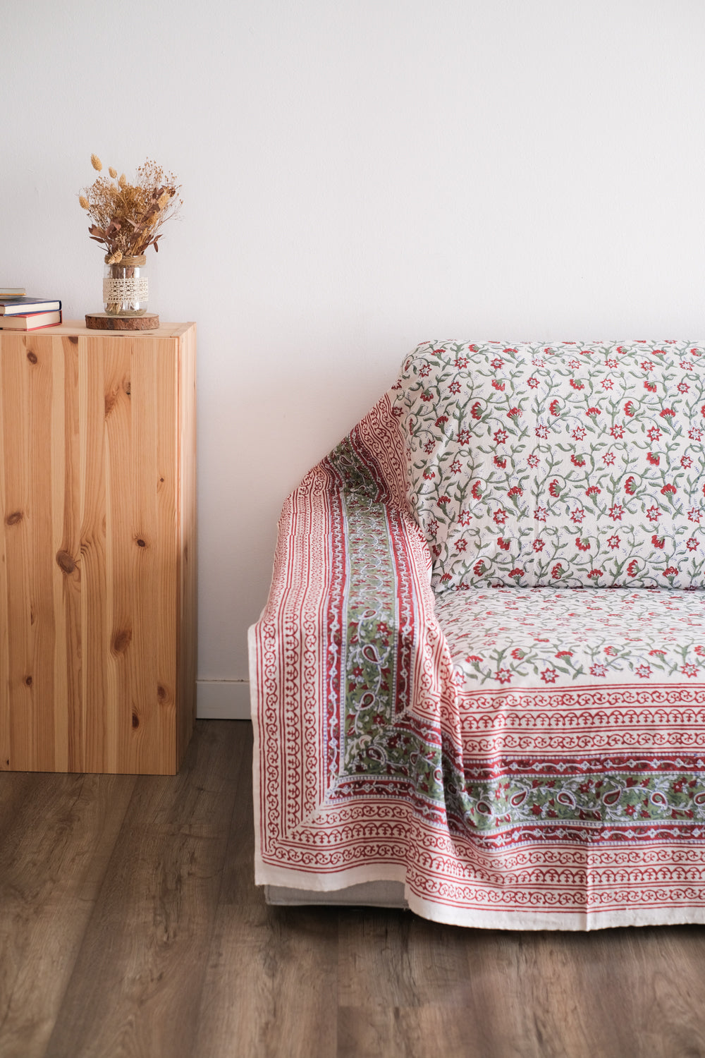 Cubresofá Lueesa Blanco y Rojo