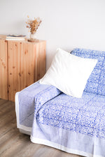 Lade das Bild in den Galerie-Viewer, Cubresofá Pakka Azul
