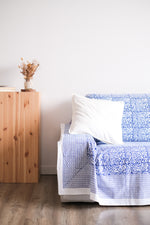 Lade das Bild in den Galerie-Viewer, Cubresofá Pakka Azul
