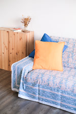 Charger l&#39;image dans la galerie, Cubresofá Theesl Azul y Naranja
