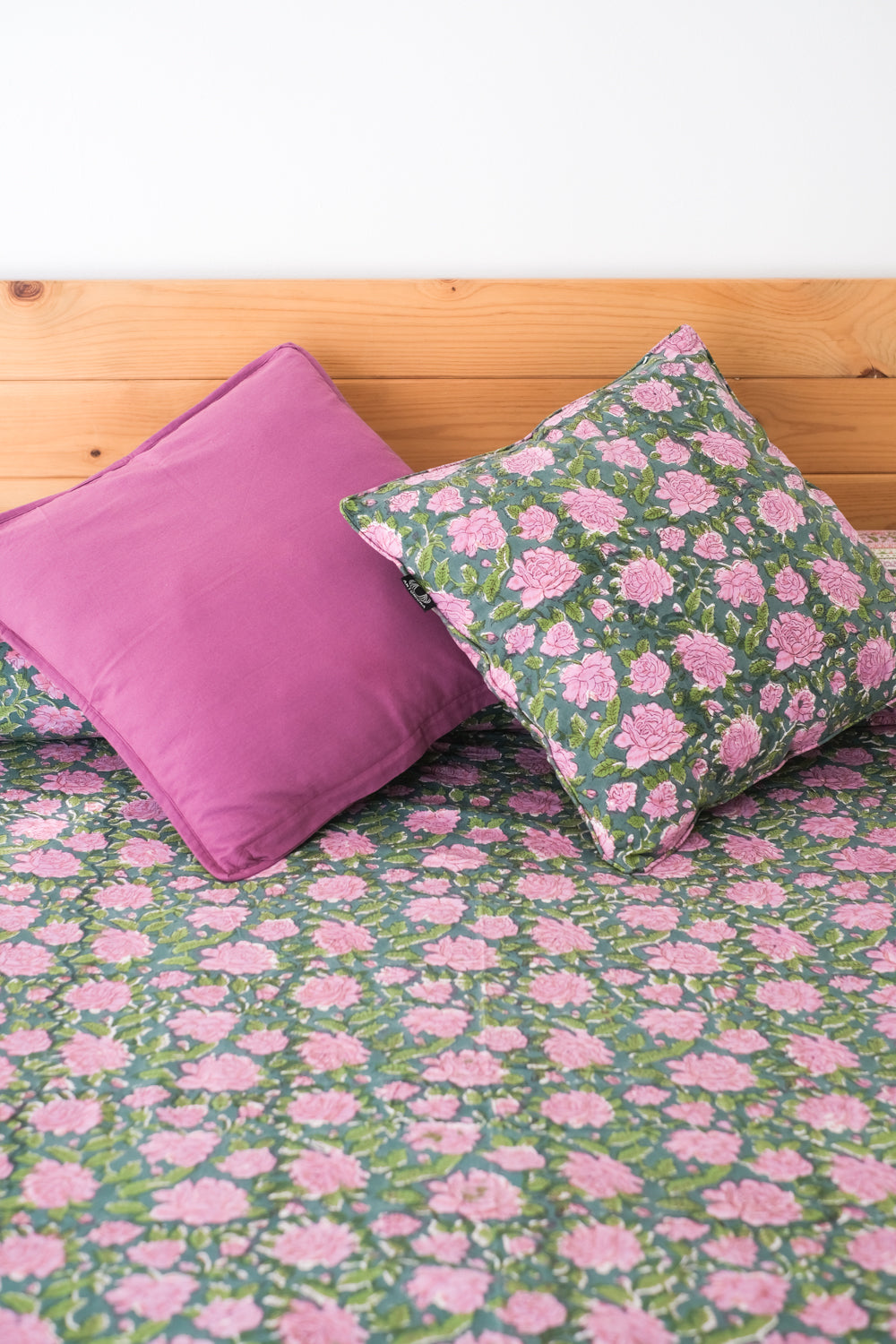 Cubrecamas Kokoon Verde y Rosa
