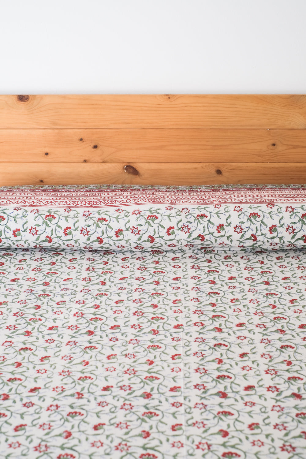 Cubrecamas Lueesa Blanco y Rojo