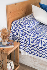 Lade das Bild in den Galerie-Viewer, Cubrecamas Grees azul
