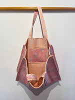 Lade das Bild in den Galerie-Viewer, Bolso Gudaguda tigre rosa

