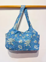 Lade das Bild in den Galerie-Viewer, Bolso Jeb flor azul
