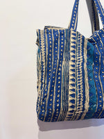 Lade das Bild in den Galerie-Viewer, Bolso Thaila rallas azules

