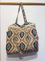 Lade das Bild in den Galerie-Viewer, Bolso Thaila hojas grandes
