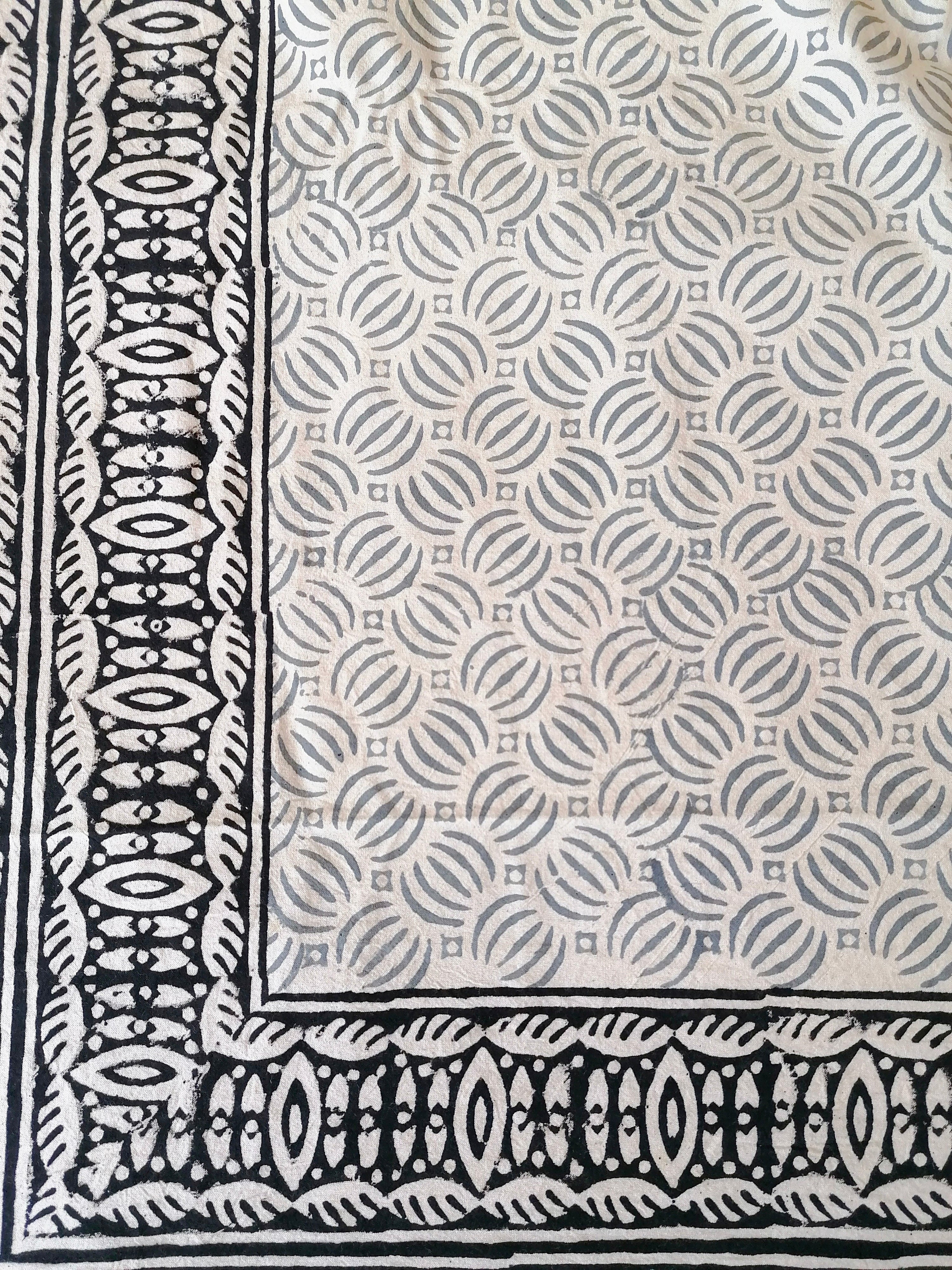 Cubresofá Meena Gris