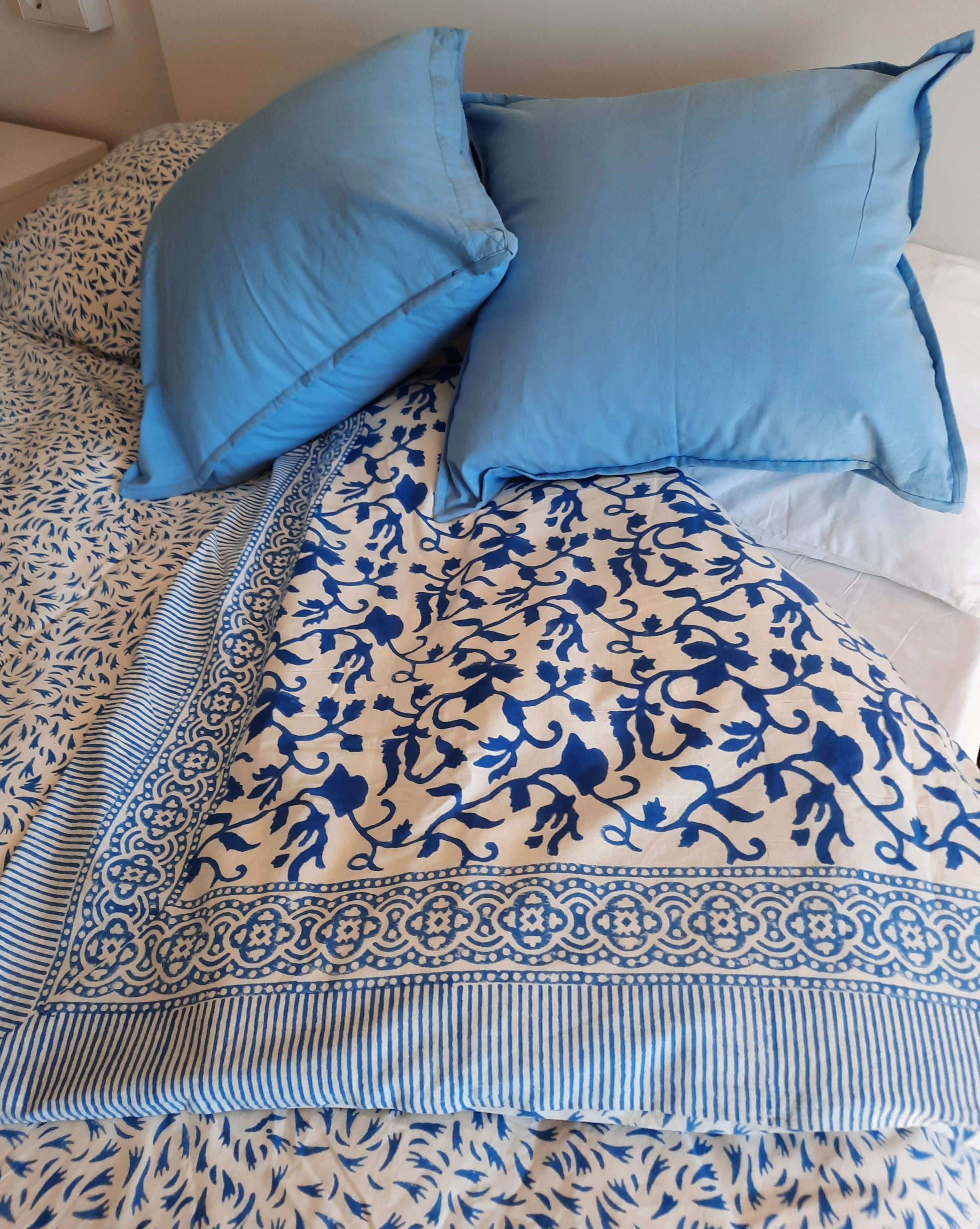 Edredón reversible Vrinda y Kala azul