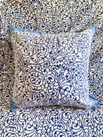 Lade das Bild in den Galerie-Viewer, Funda cojín Halakon azul
