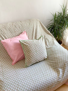 Cubresofá Ghera Verde y Rosa