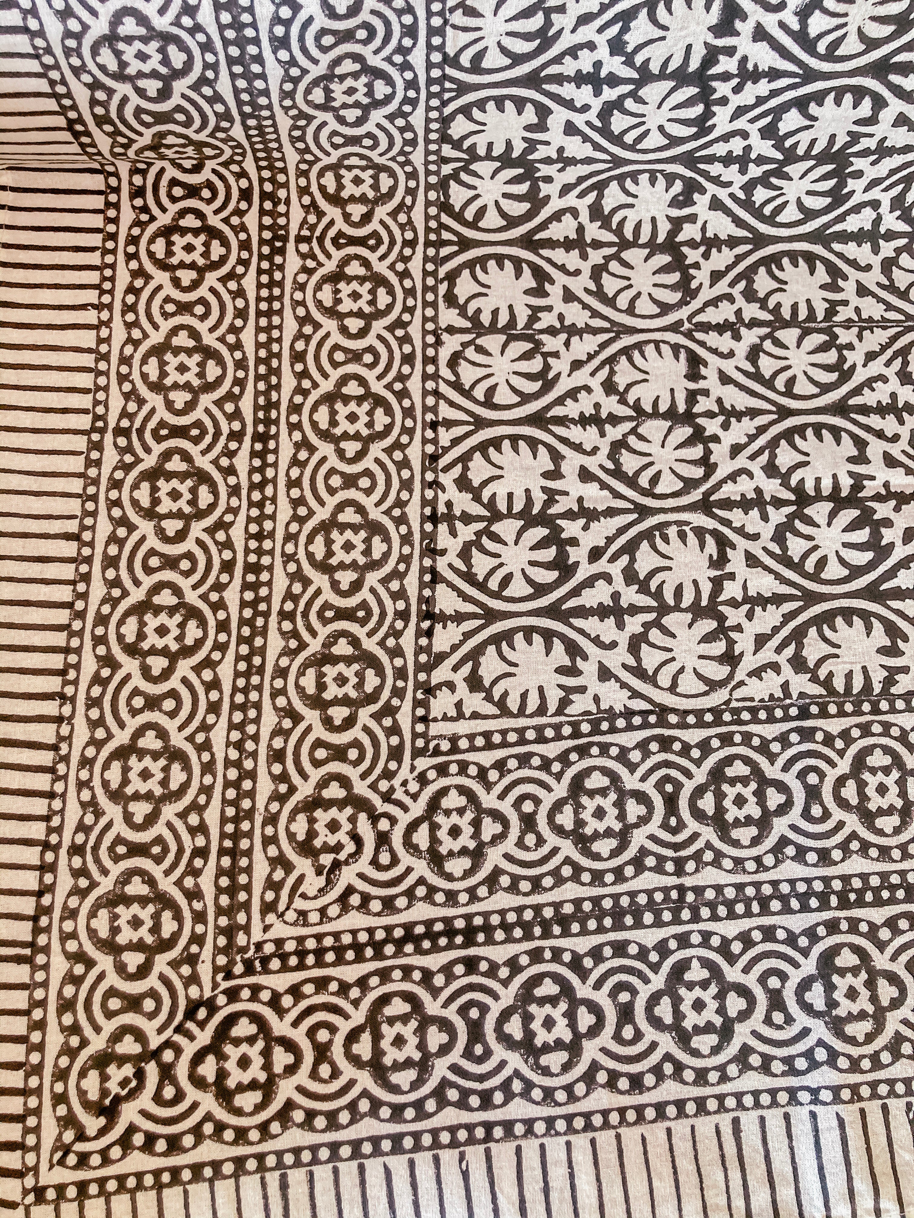 Cubrecamas Vanisha Blanco y Negro