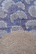 Carica l&#39;immagine nel visualizzatore di Gallery, Mantel Daya azul y rojo
