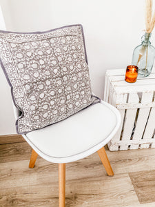 Funda cojín Kavya Gris y Blanco